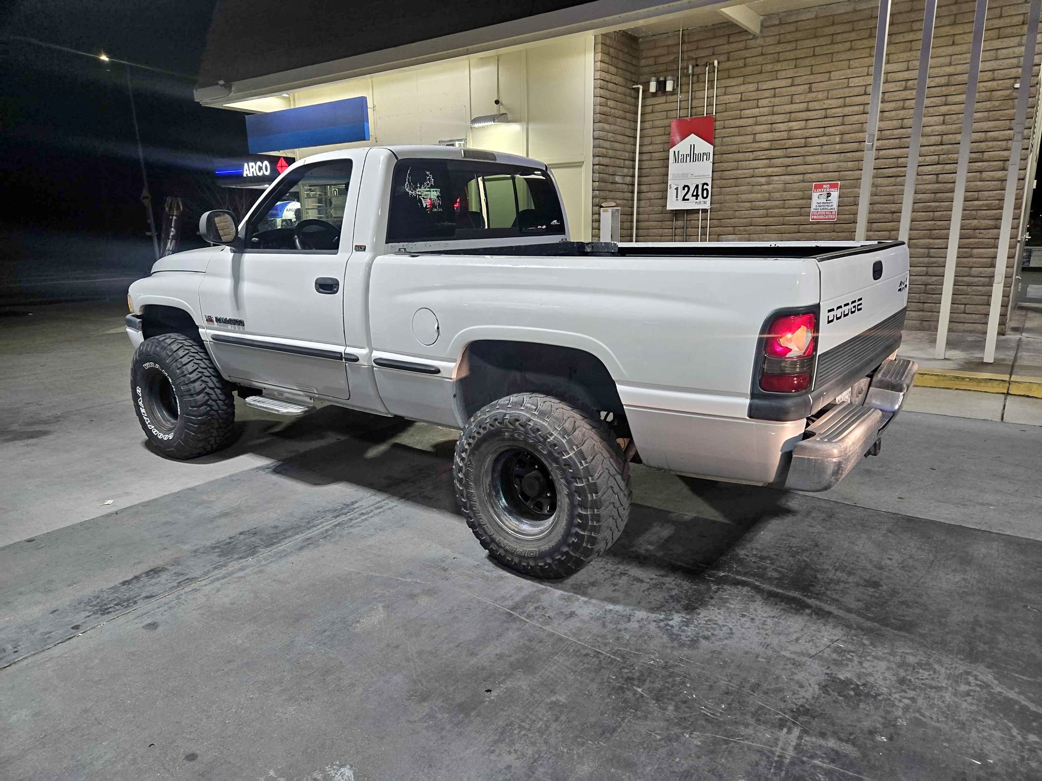 2000 Dodge Ram 1500 - Laramie Pickup 2D 6 1\/4 ft