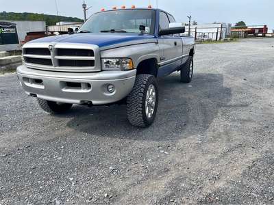 1997 Dodge Ram 2500 Club Cab - Long Bed