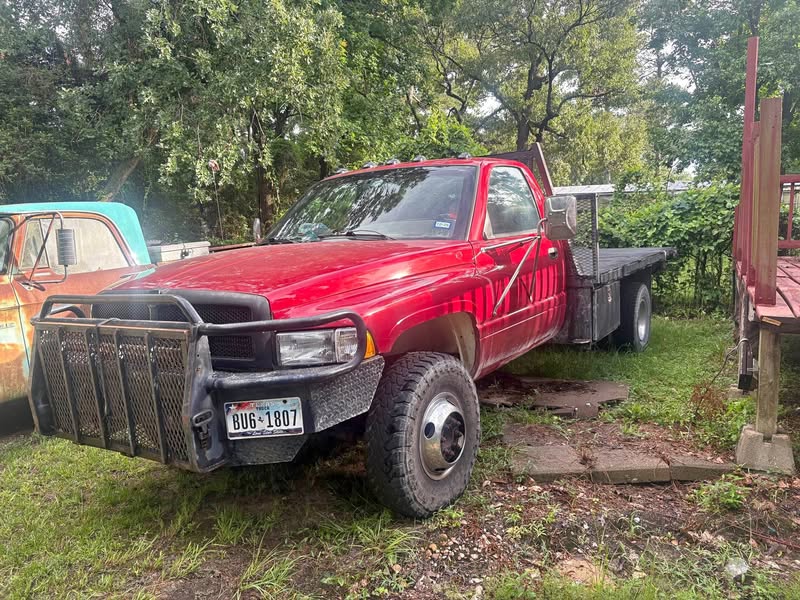 1999 Dodge Ram 3500 Regular Cab & Chassis - Can and chassis