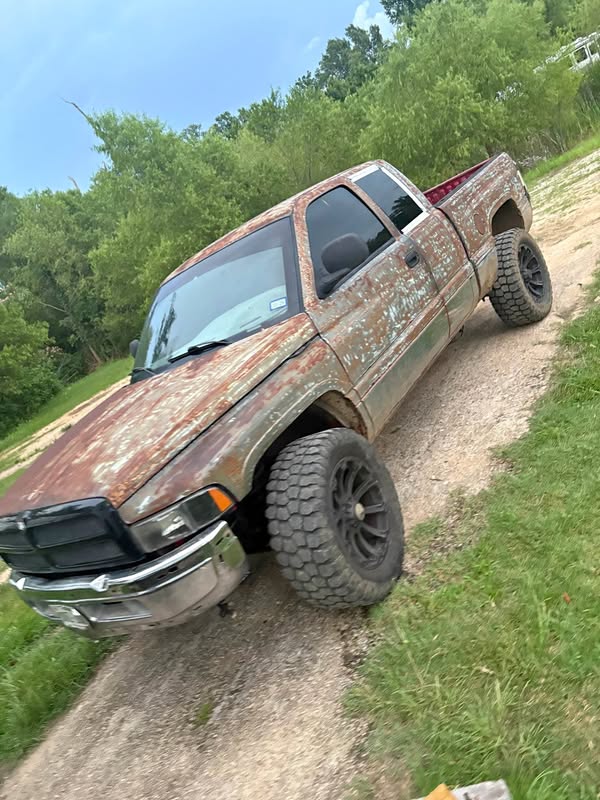 1998 Dodge Ram 1500 Crew Cab - SLT Pickup 4D 5 1\/2 ft