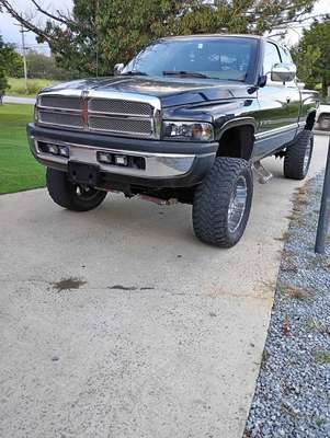 1997 Dodge Ram 1500 Crew Cab - SLT Pickup 4D 5 1\/2 ft