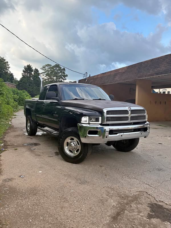 1999 Dodge Ram 2500 - SLT Pickup 4D 6 1\/4 ft