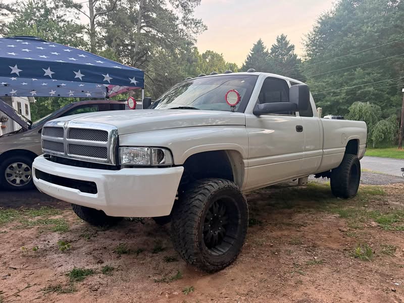 1999 Dodge Ram 2500 Club Cab - Long Bed