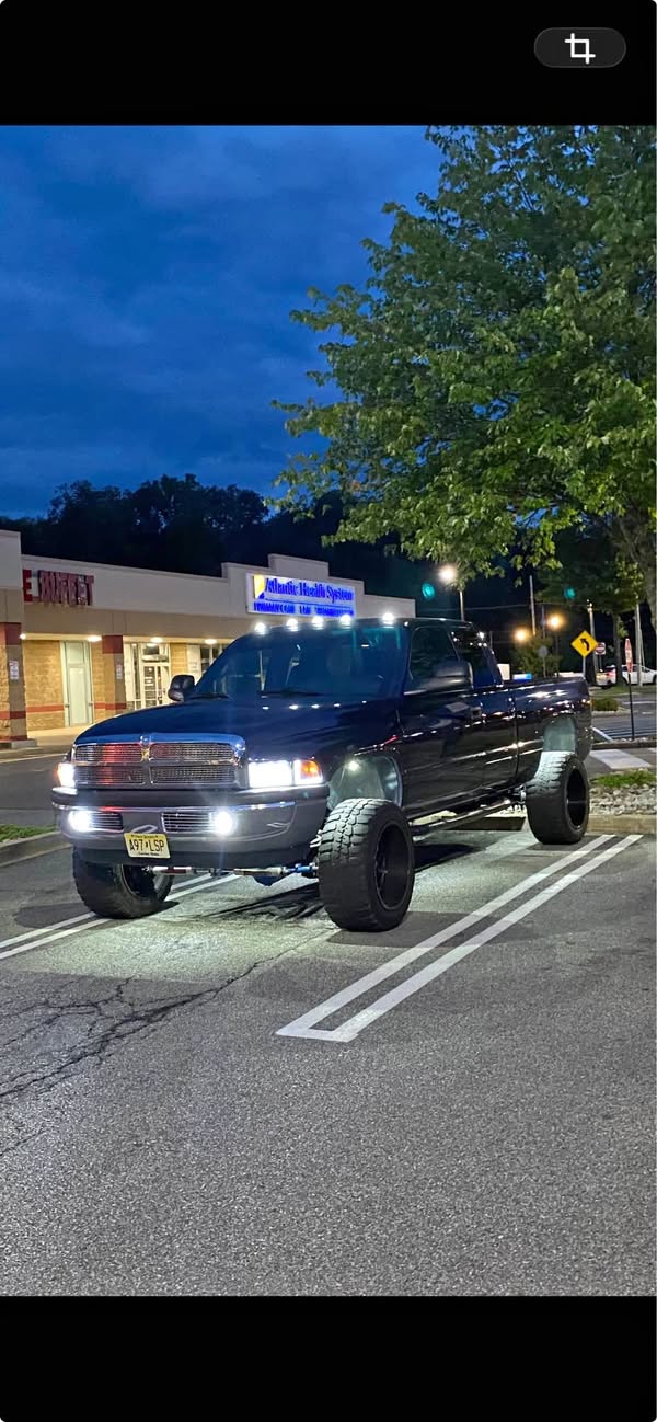 1998 Dodge Ram 1500 Club Cab - Short Bed