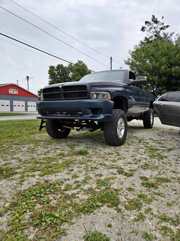 1999 Dodge Ram 1500 Club Cab - Short Bed