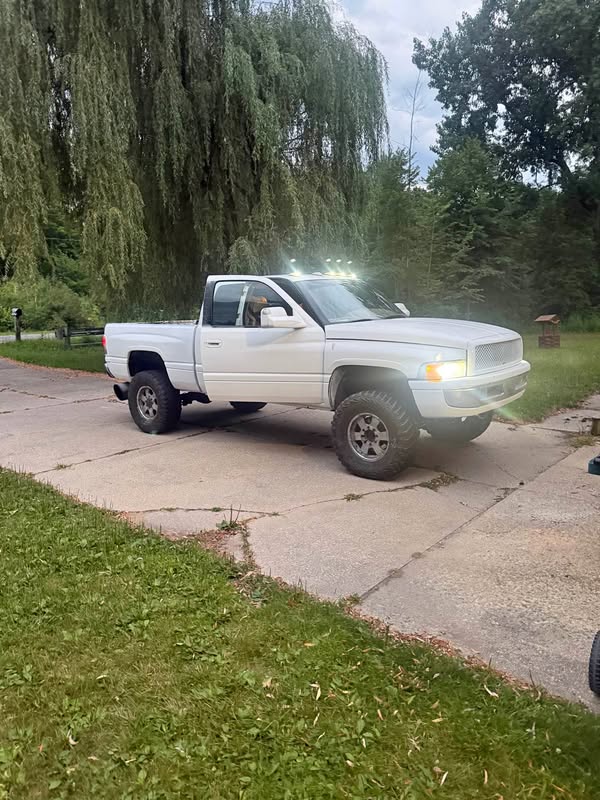 2000 Dodge Ram 2500 Club Cab - Short Bed