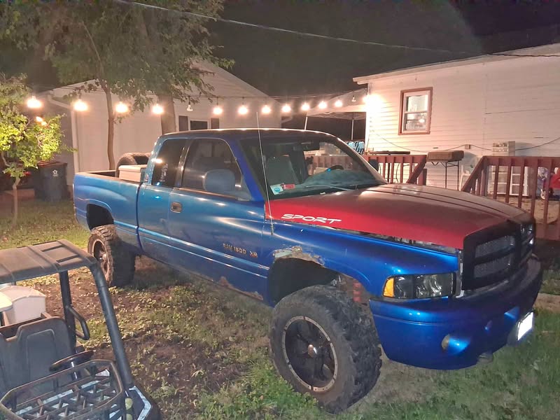2001 Dodge Ram 1500 - ST Pickup 4D 6 1\/4 ft