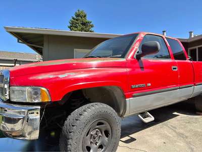 1998 Dodge Ram 1500 Club Cab - Short Bed