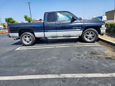 2001 Dodge Ram 1500 Crew Cab - Laramie Pickup 4D 5 1\/2 ft