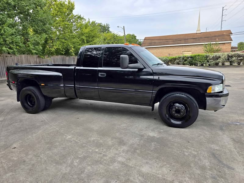 2001 Dodge Ram 3500 Quad Cab - SLT Pickup 4D 8 ft