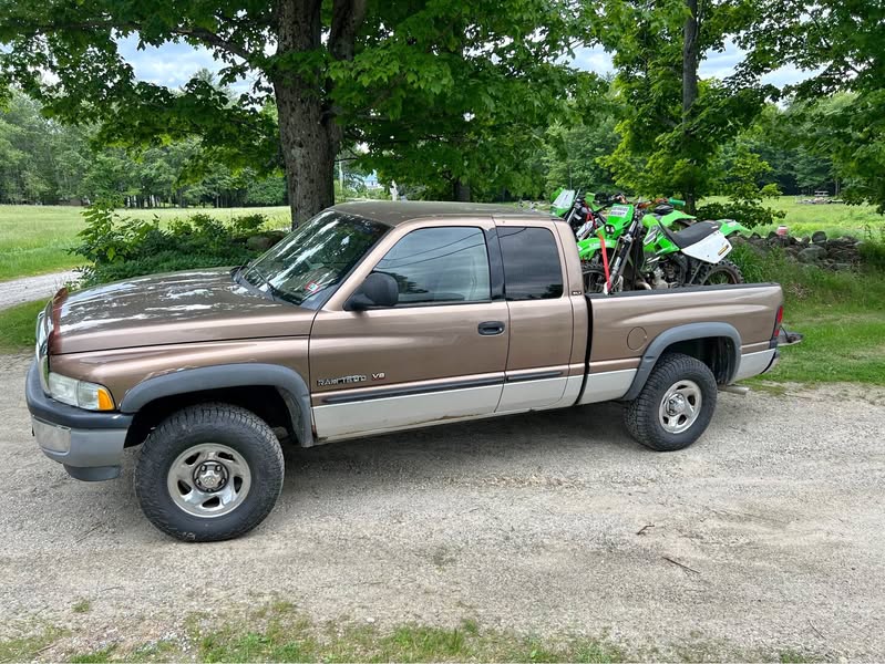 2001 Dodge Ram 1500 Club Cab - Short Bed