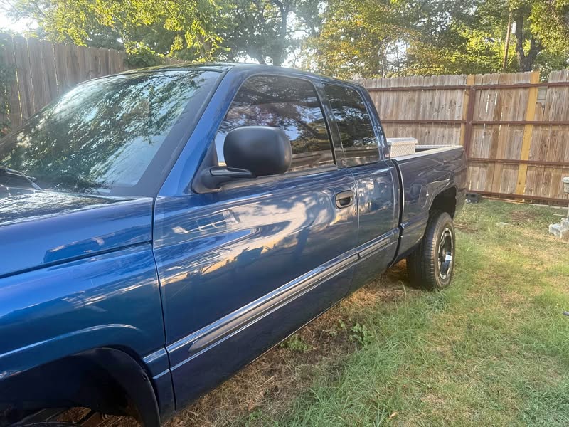 2001 Dodge Ram 1500 Club Cab - Short Bed