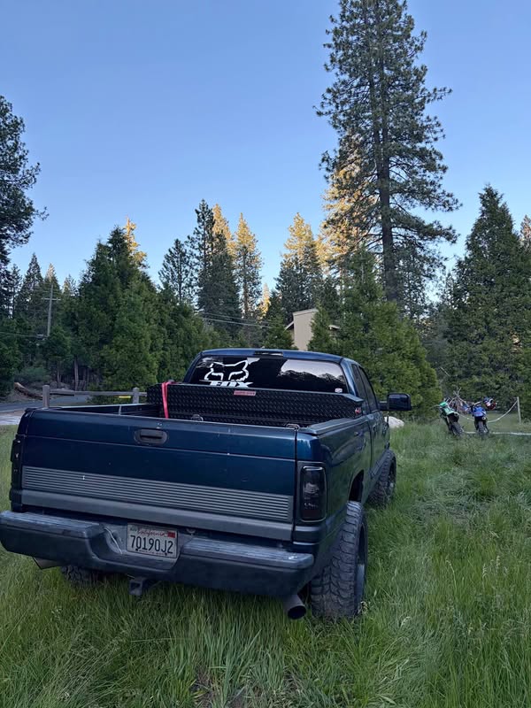 2001 Dodge Ram 1500 - SLT Pickup 4D 5 1\/2 ft
