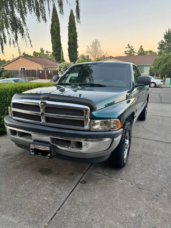 1999 Dodge Ram 2500 Club Cab - Short Bed