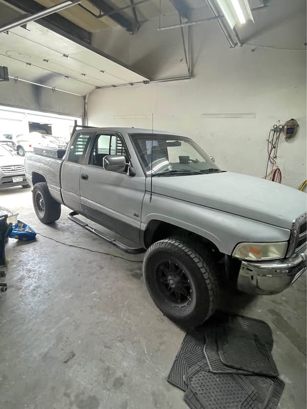 1996 Dodge Ram 1500 Club Cab - Long Bed