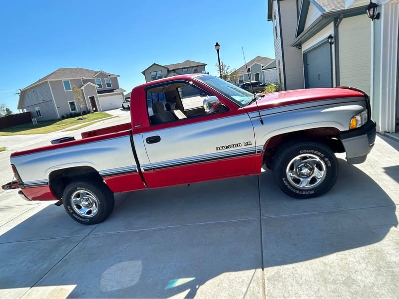 1996 Dodge Ram 1500 - Laramie Pickup 2D 6 1\/4 ft