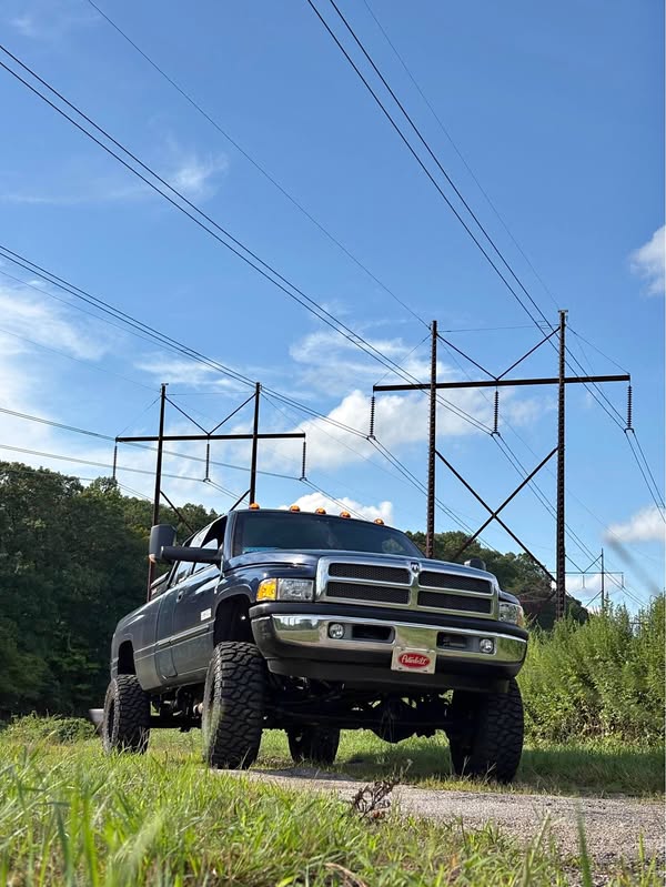 2001 Dodge Ram 2500 Club Cab - Long Bed