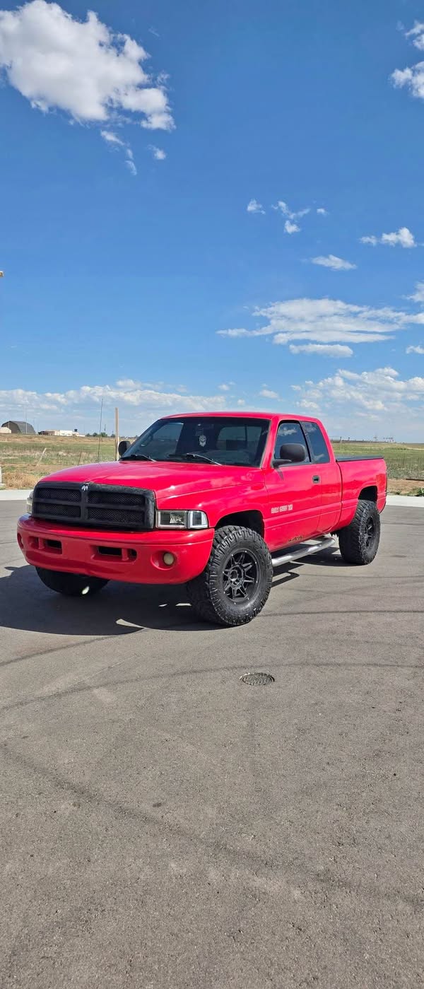 1999 Dodge Ram 1500 Regular Cab - SLT Pickup 2D 6 1\/3 ft