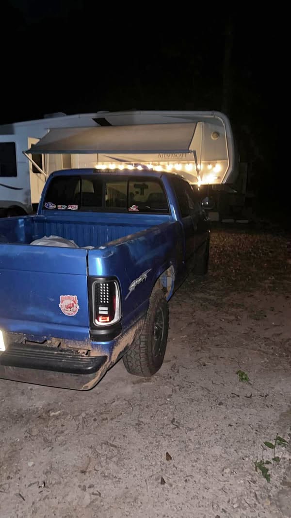 1998 Dodge Ram 1500 Club Cab - Short Bed