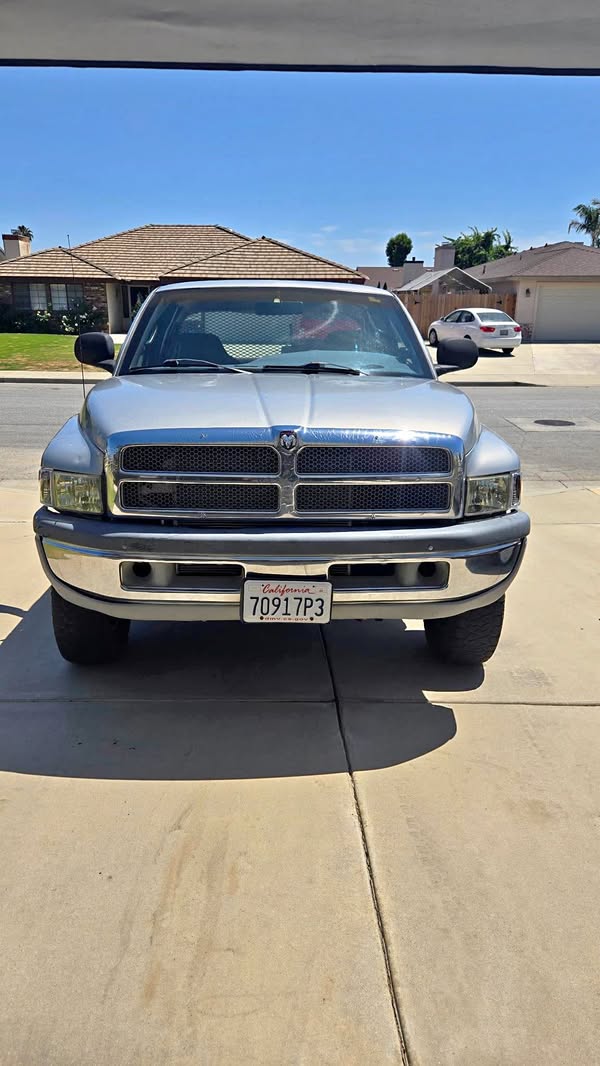 2000 Dodge Ram 2500 Crew Cab - SLT Pickup 4D 6 1\/3 ft