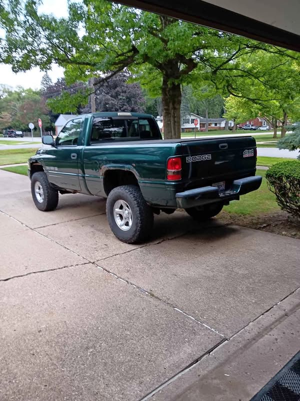 2001 Dodge Ram 1500 Regular Cab - Short Bed
