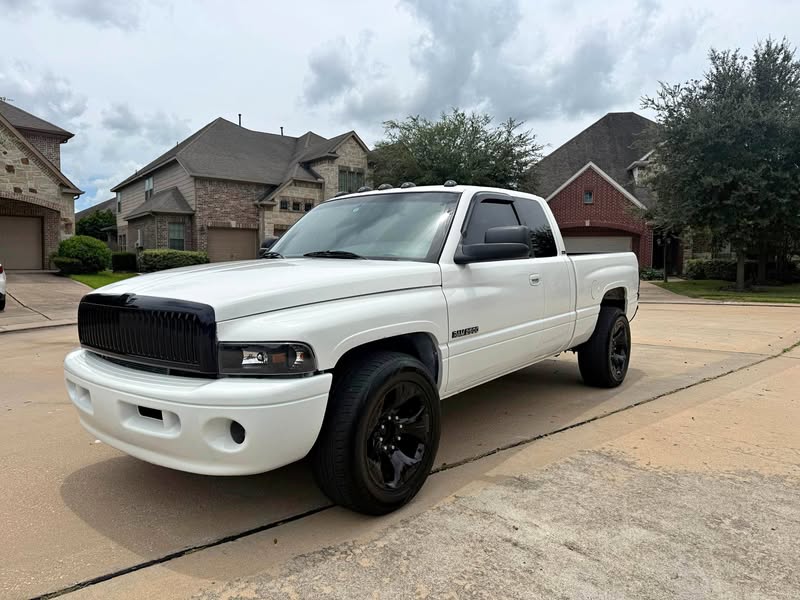 2001 Dodge Ram 2500 Quad Cab - SLT Pickup 4D 6 1\/4 ft