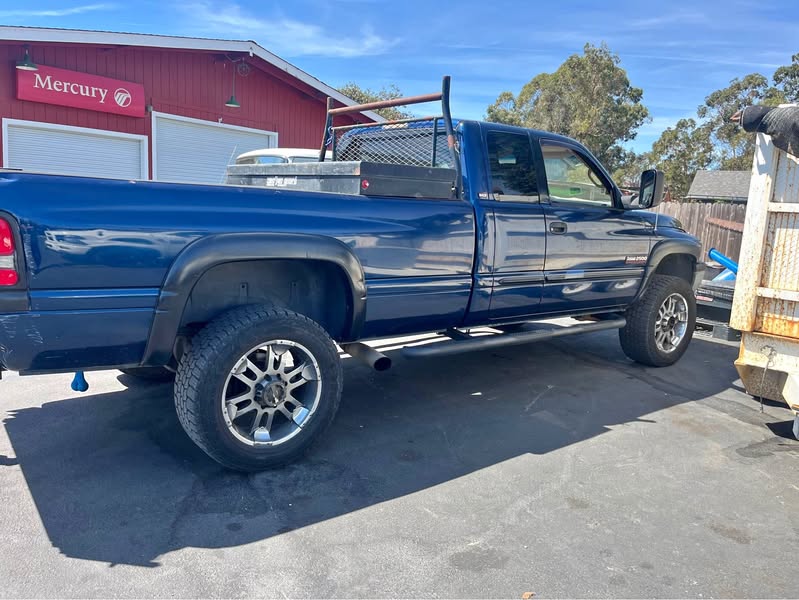 2001 Dodge Ram 2500 Crew Cab - Laramie Pickup 4D 8 ft