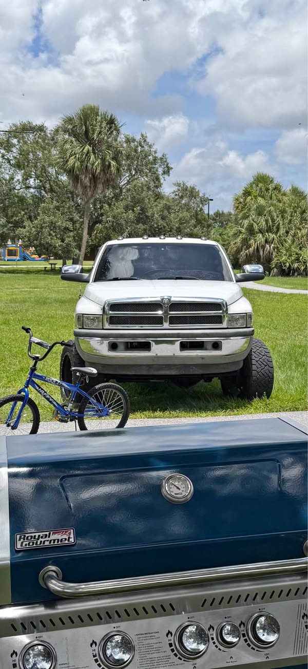 1999 Dodge Ram 2500 Crew Cab - Laramie Pickup 4D 8 ft