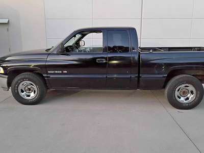 1998 Dodge Ram 1500 Crew Cab - SLT Pickup 4D 5 1\/2 ft