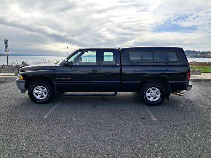 1995 Dodge Ram 1500 Club Cab - Long Bed