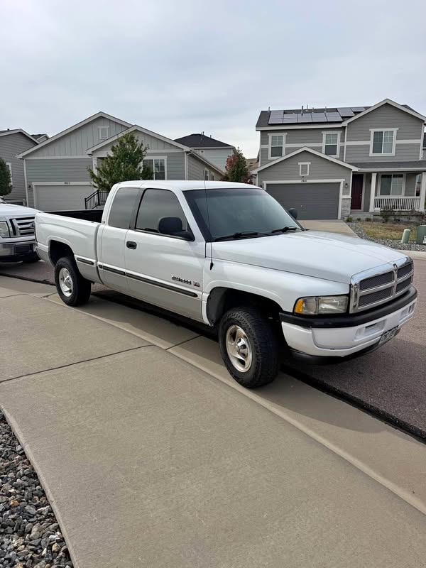 1999 Dodge Ram 1500 Quad Cab - SLT Pickup 4D 6 1\/4 ft