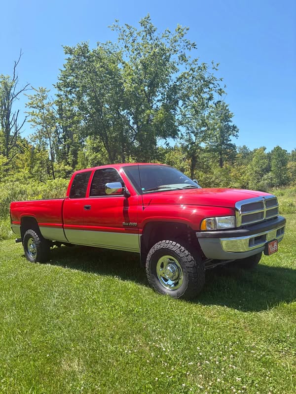 1995 Dodge Ram 2500 Club Cab - Long Bed