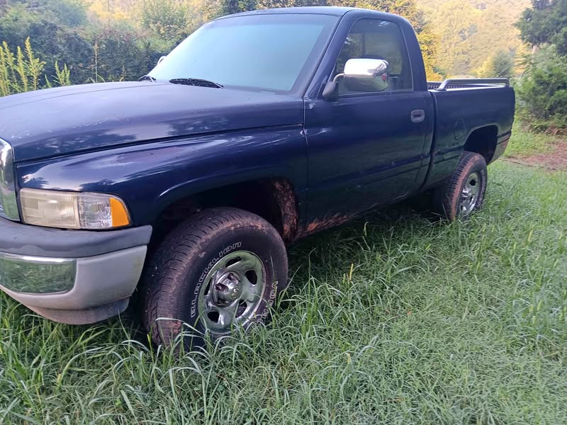 2001 Dodge Ram 1500 Regular Cab - SLT Pickup 2D 6 1\/4 ft