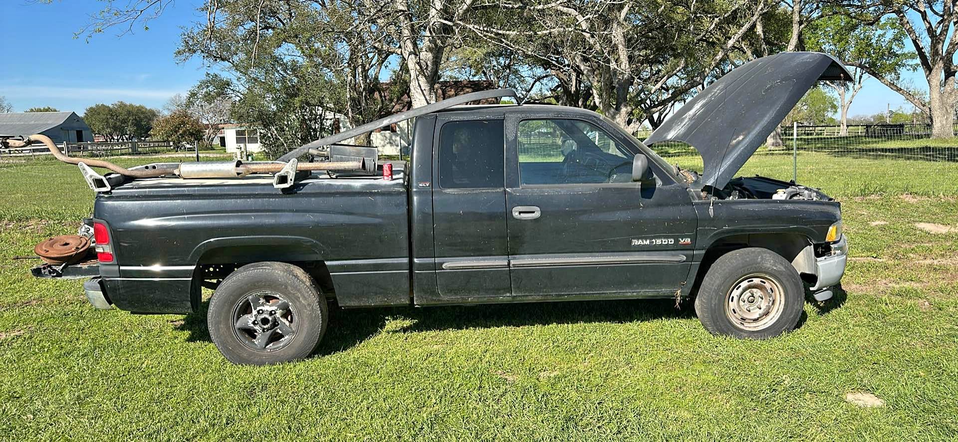 2001 Dodge Ram 1500 Quad Cab - Laramie Pickup 4D 6 1\/3 ft