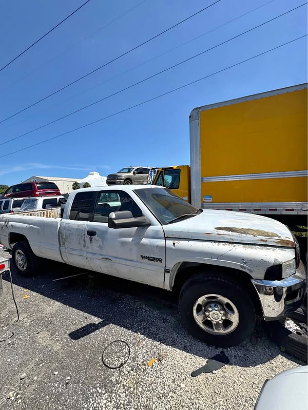 1998 Dodge Ram 2500 Club Cab - Long Bed