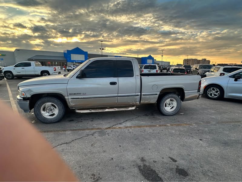 1998 Dodge Ram 1500 Regular Cab - Short Bed