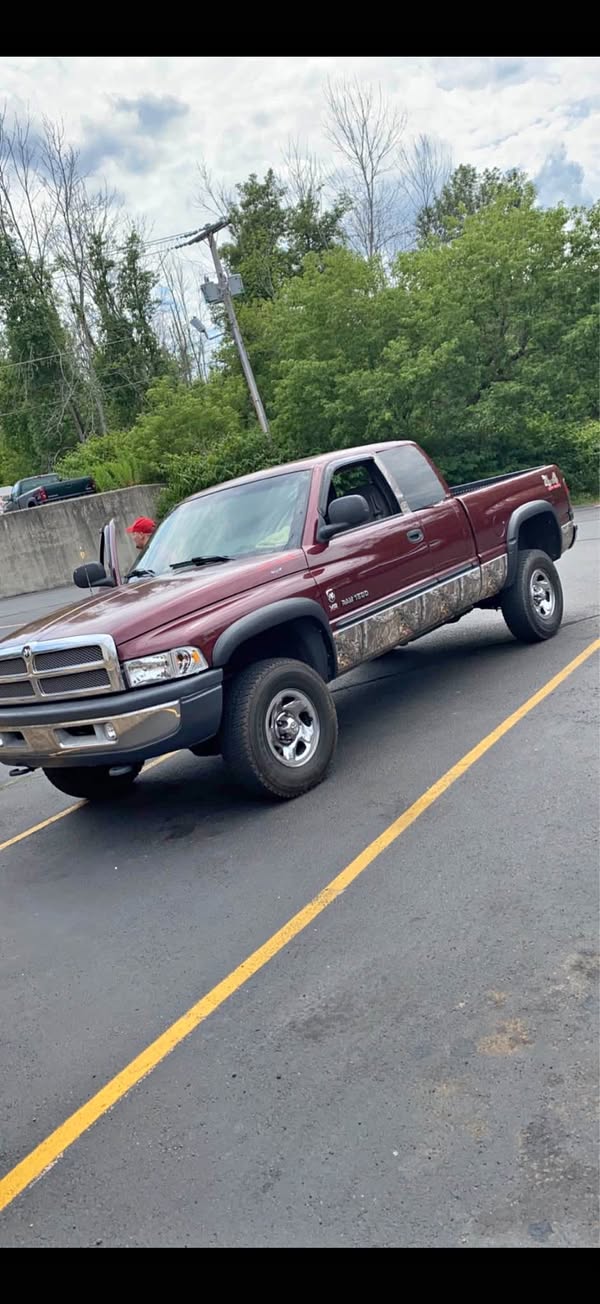 2001 Dodge Ram 1500 Club Cab - Short Bed