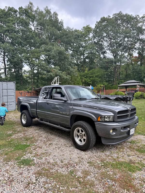 2001 Dodge Ram 1500 Club Cab - SLT
