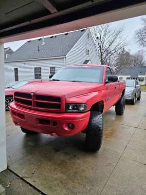 2001 Dodge Ram 1500 - Laramie Pickup 4D 6 1\/4 ft