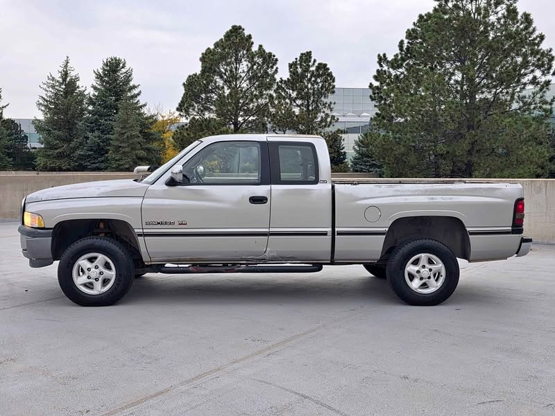 1996 Dodge Ram 1500 - SLT Pickup 4D 6 1\/4 ft