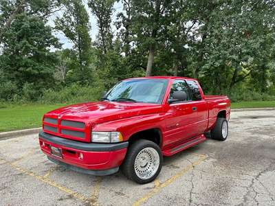 1998 Dodge Ram 1500 - Laramie Pickup 4D 5 1\/2 ft