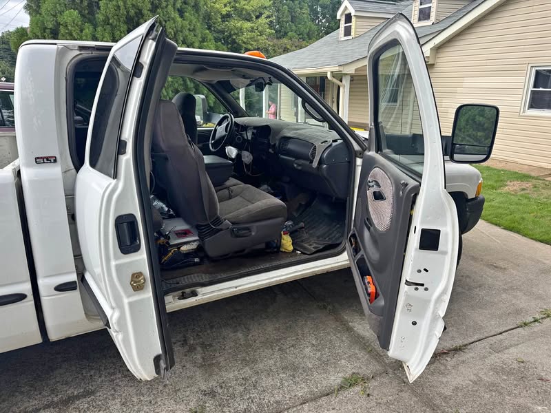 1999 Dodge Ram 3500 - SLT Pickup 2D 8 ft