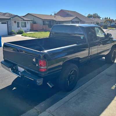 1999 Dodge Ram 1500 - SLT Pickup 2D 6 1\/3 ft