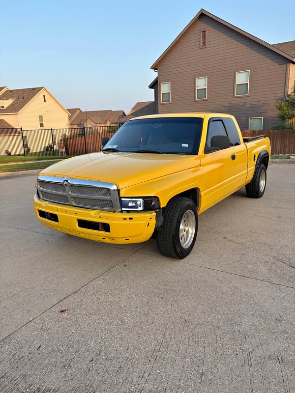 2000 Dodge Ram 1500 Quad Cab - SLT Pickup 4D 6 1\/3 ft