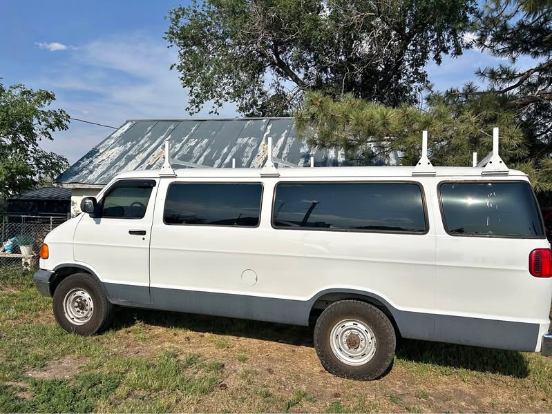 2001 Dodge Ram Wagon 3500 - Van