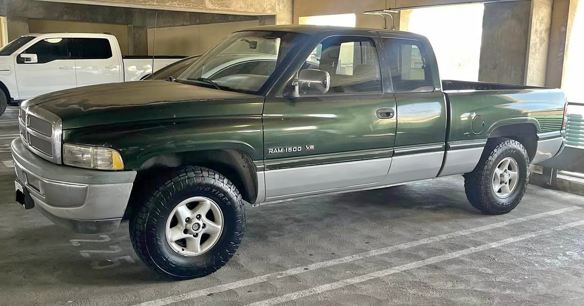 1997 Dodge Ram 1500 Club Cab - Long Bed