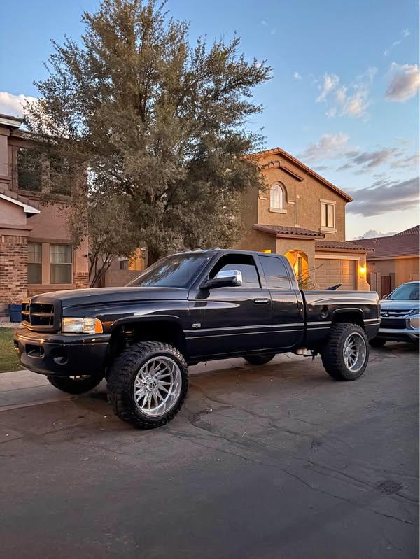 2001 Dodge Ram 2500 Quad Cab - Laramie Pickup 4D 6 1\/4 ft