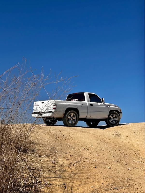 1997 Dodge Ram 1500 - Laramie Pickup 2D 6 1\/4 ft