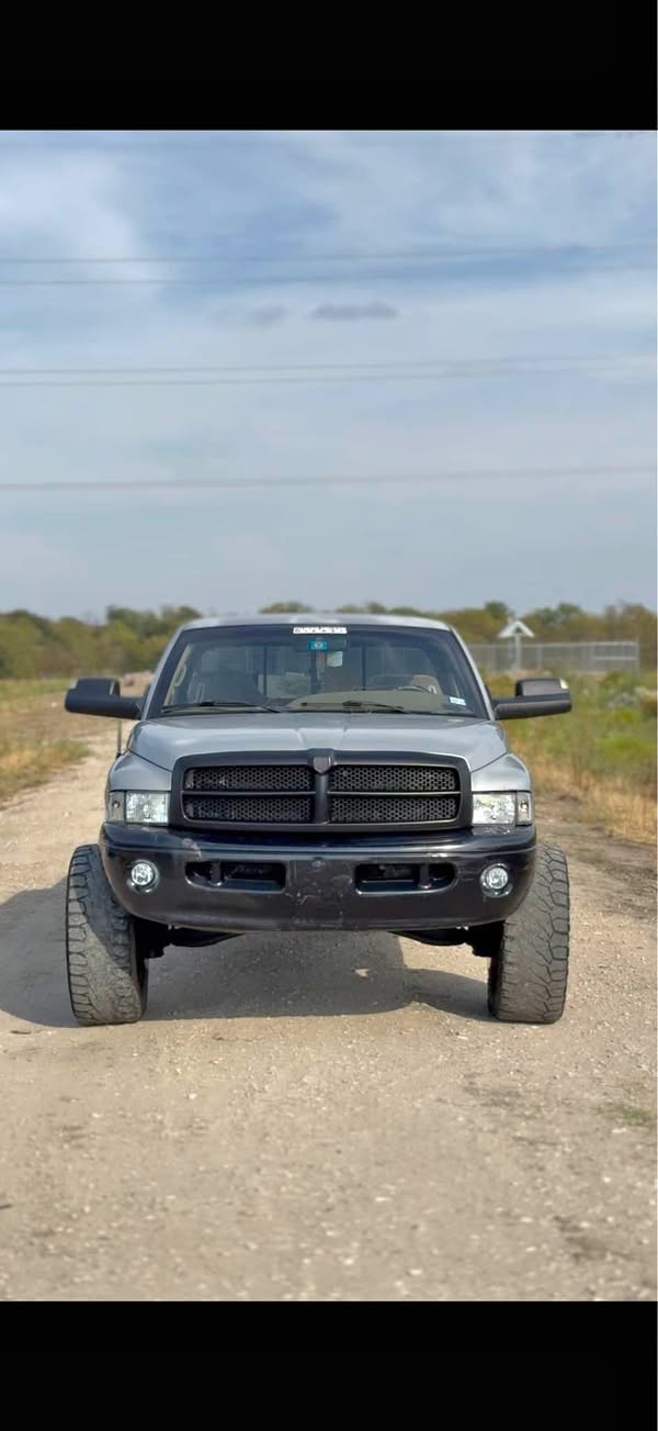 1998 Dodge Ram 2500 Club Cab - Long Bed