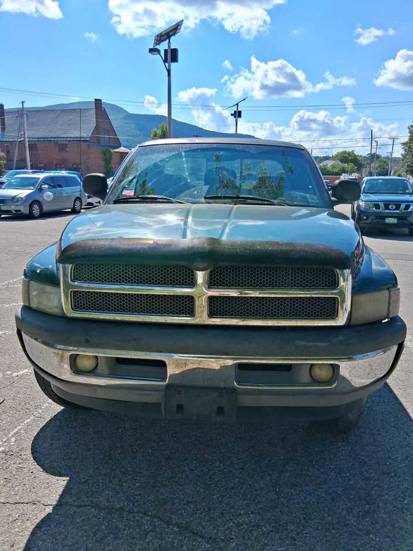 2001 Dodge Ram 1500 Club Cab - Short Bed
